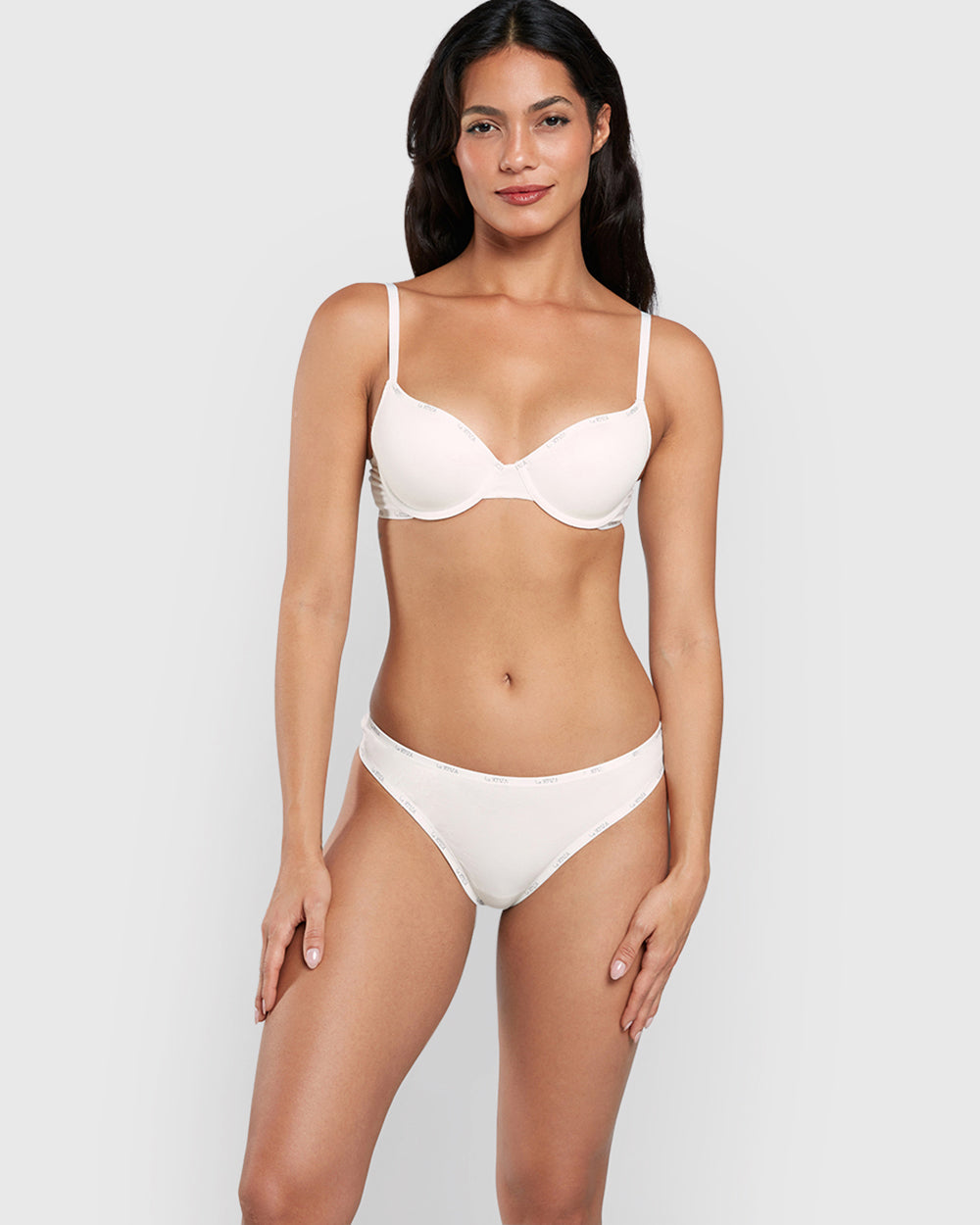 La Senza Thong Panty With Logo Trim Ivory / M La Senza Thong Panty With Logo Trim Ivory / M