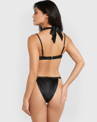 Isla & Evie Cross Front Bikini Top Black / S