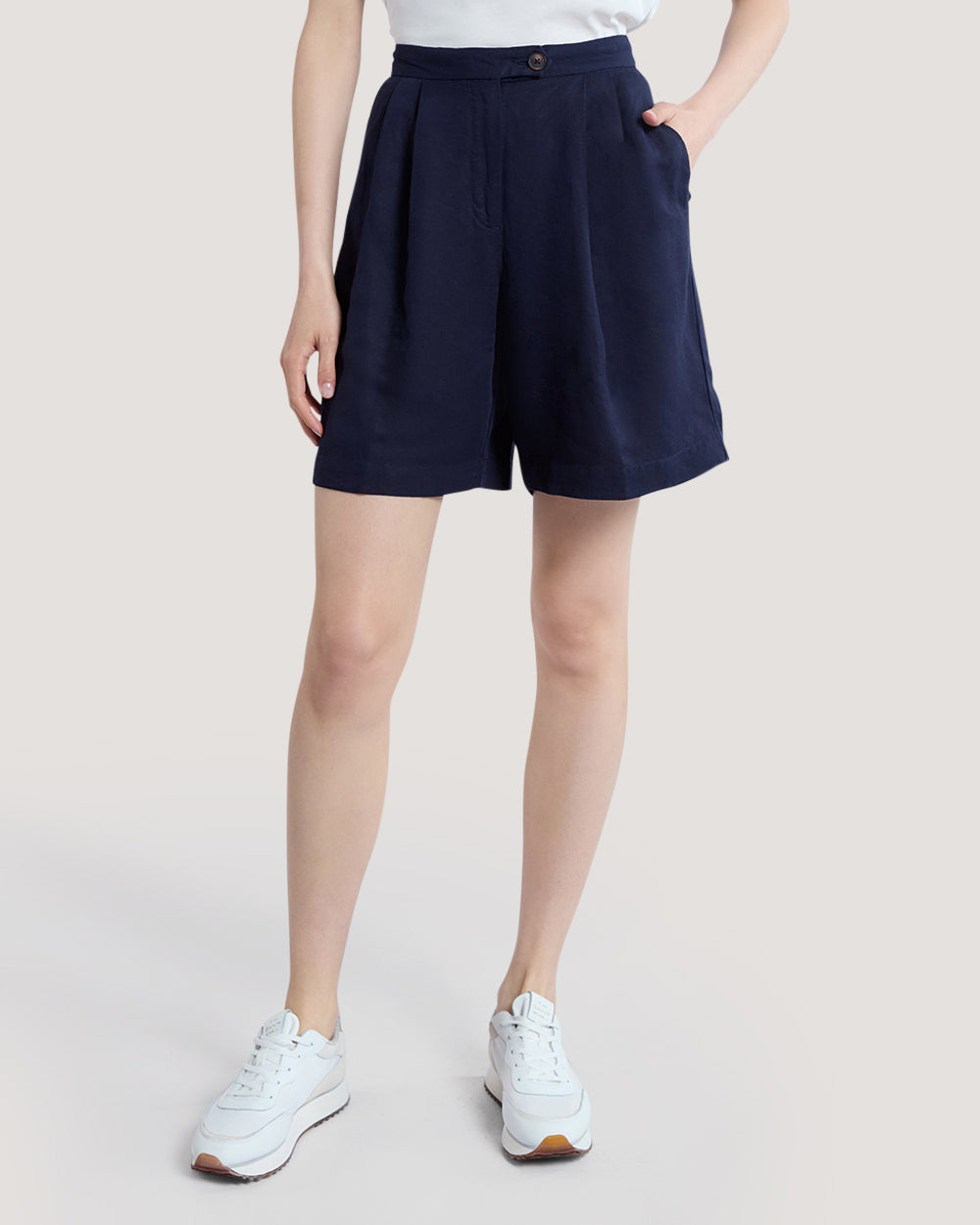 Tailored Linen Shorts Blue / 36