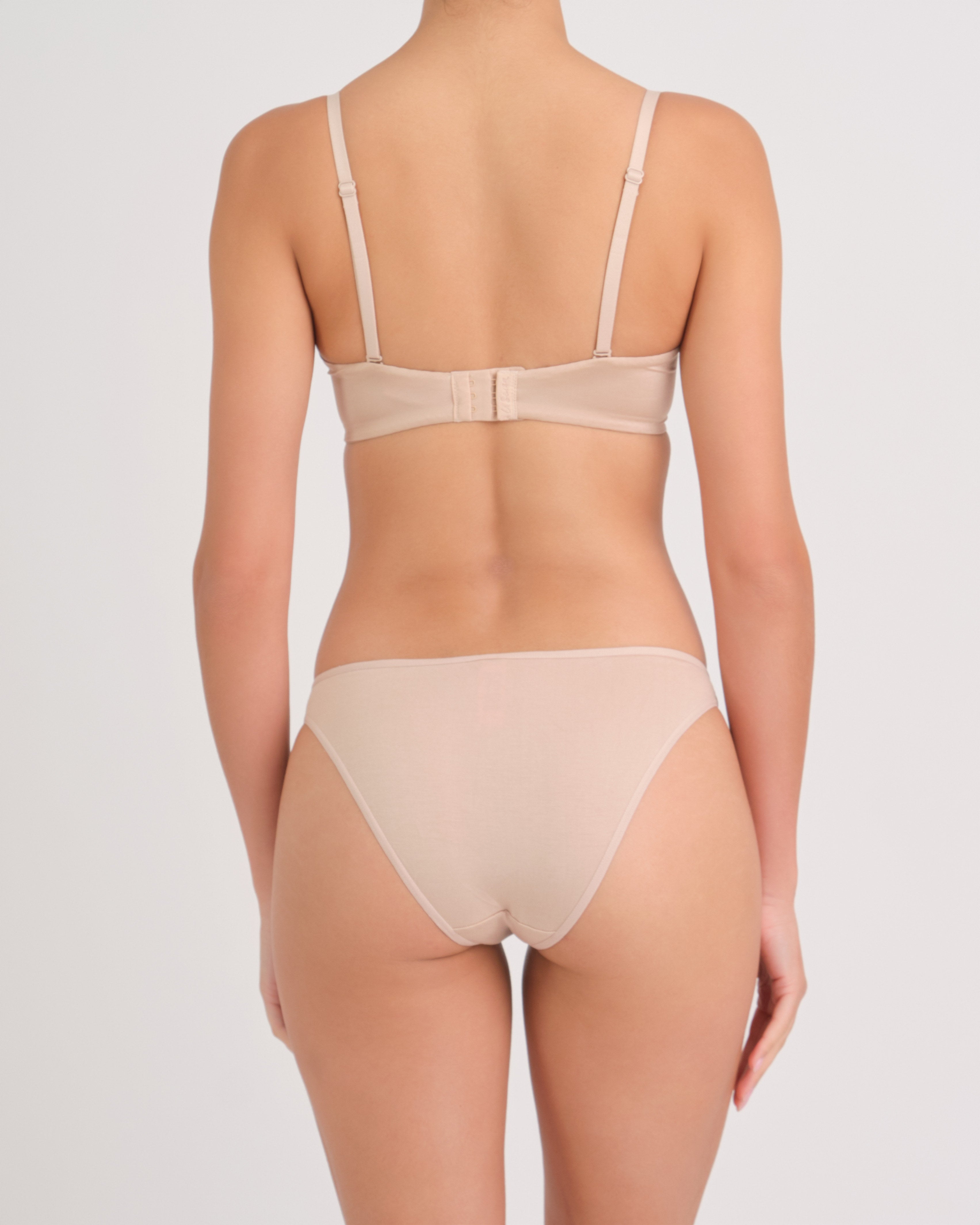 Strapless Level Two Smooth Core 02MI / 34B Strapless Level Two Smooth Core 02MI / 34B