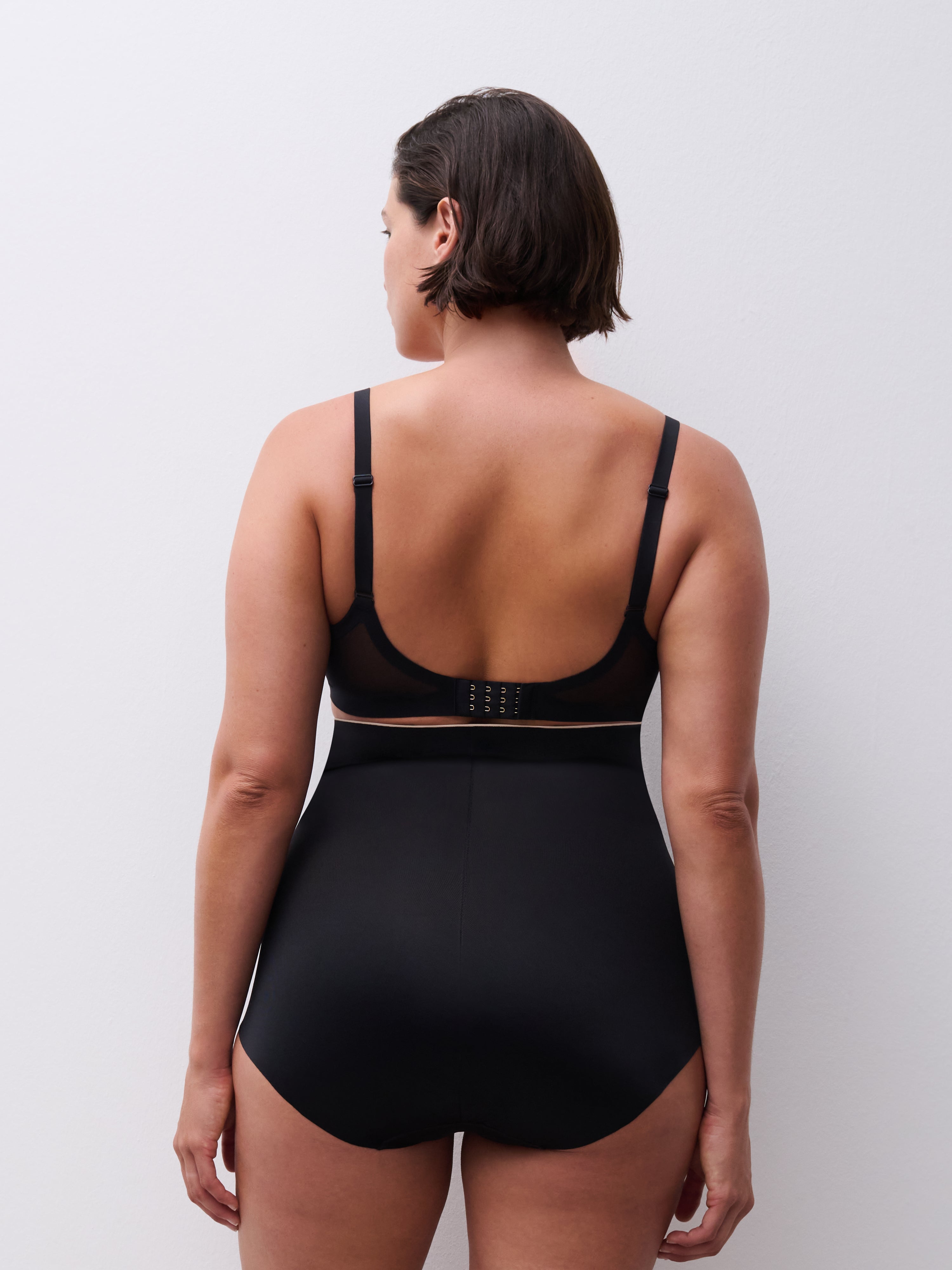 Chantelle Basic Shaping-Very high waist panties Chantelle Basic Shaping-Very high waist panties