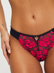 Ann Summer The Hero Brazilian