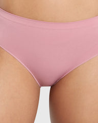 Isla & Evie Trendy Seamfree Unlined Hipster Panty Pink / M