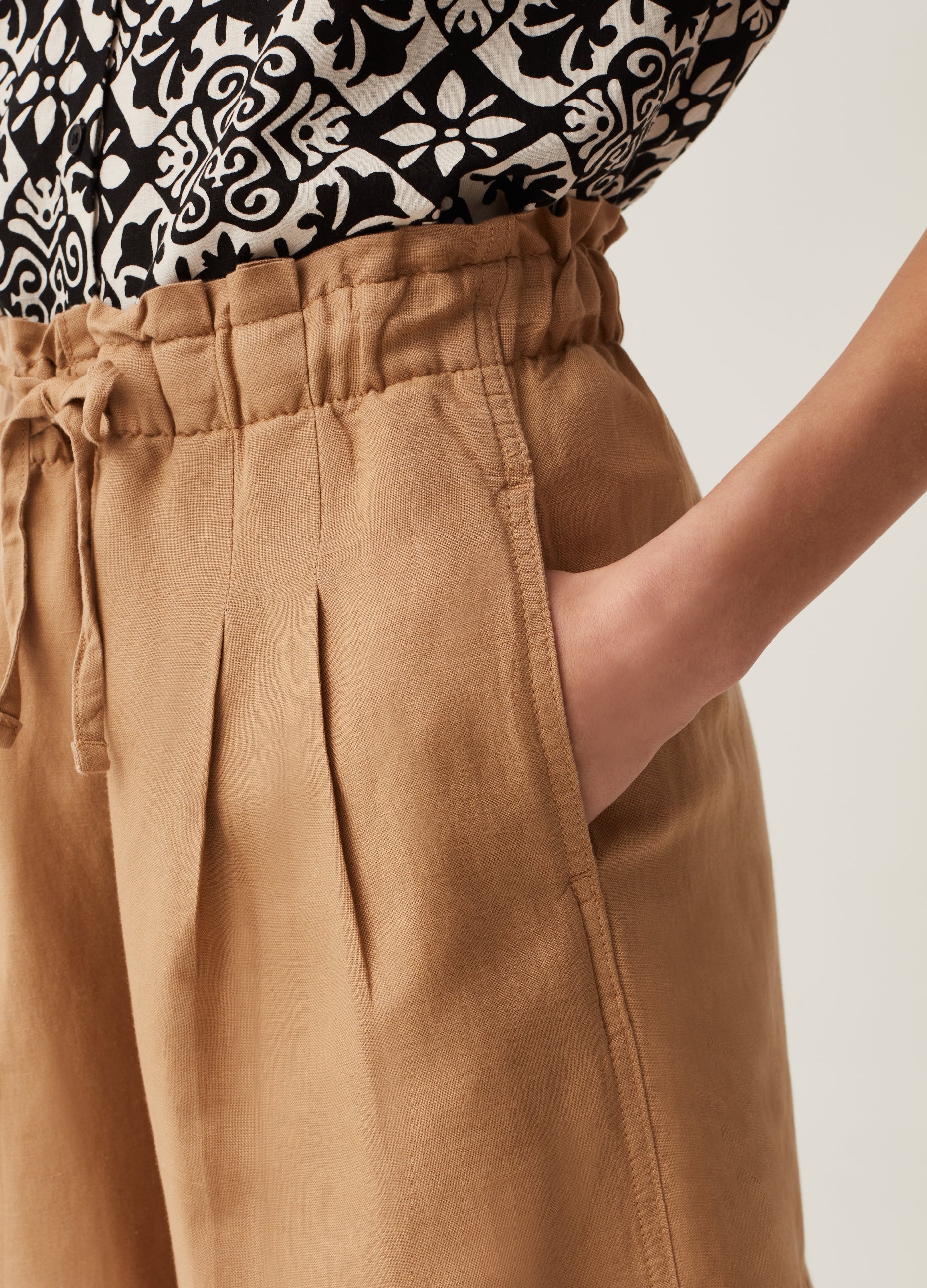 High-Rise Shorts In Linen And Viscose