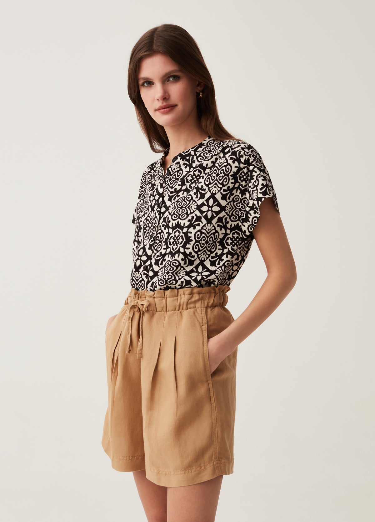 High-Rise Shorts In Linen And Viscose