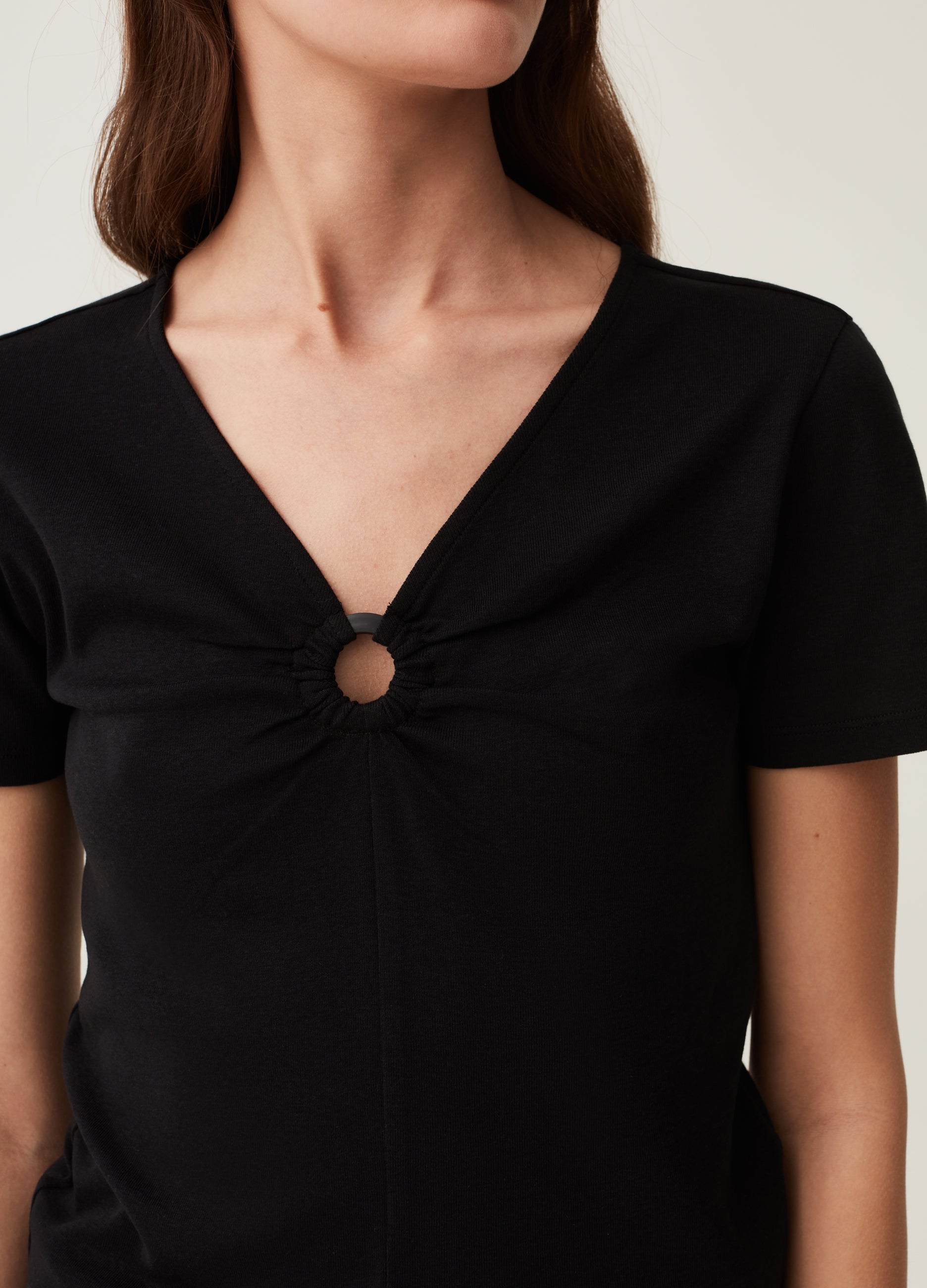 T-Shirt With V-Neck And Ring