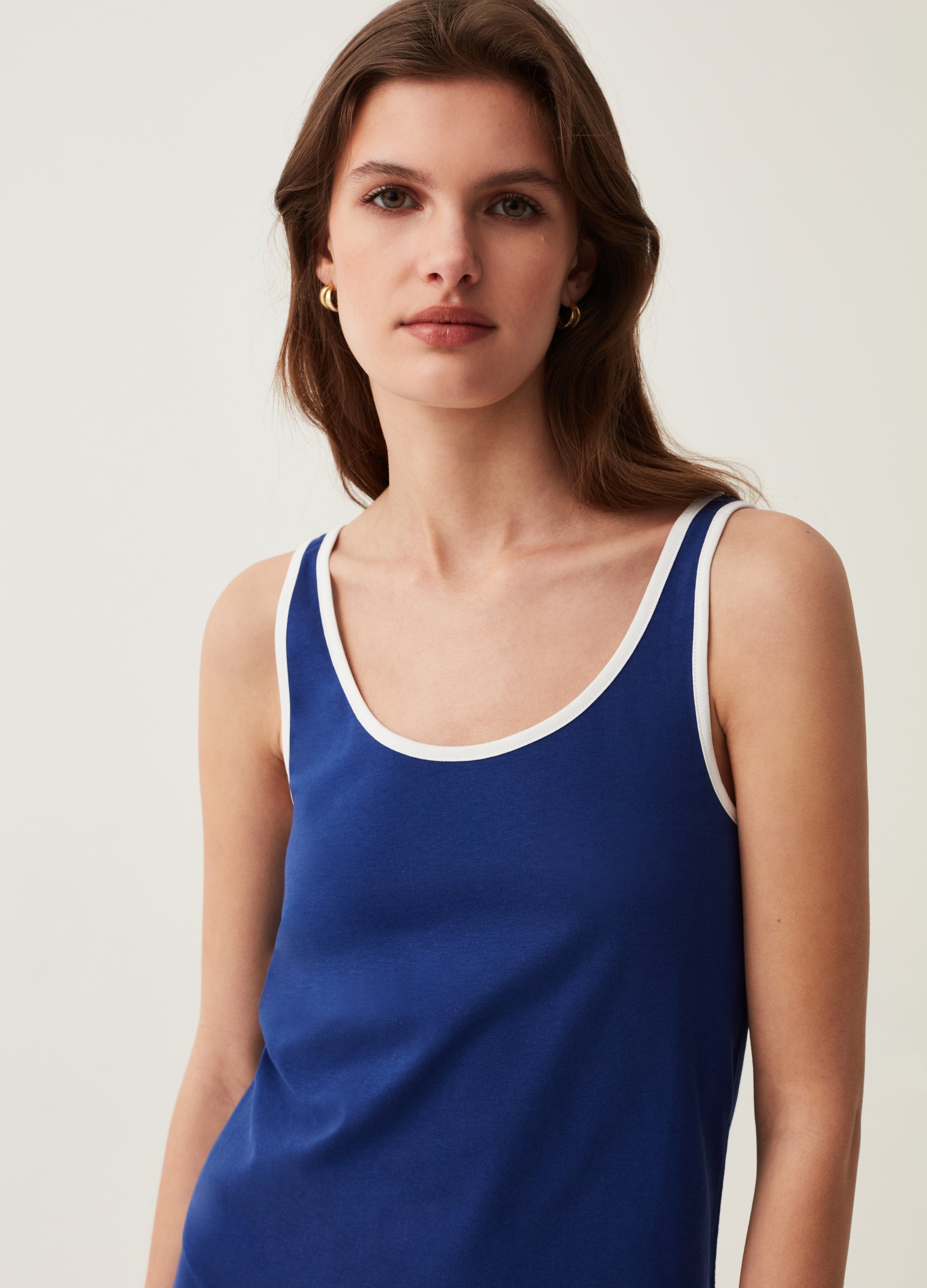 Sleeveless Dress With Contrasting Colour Trims