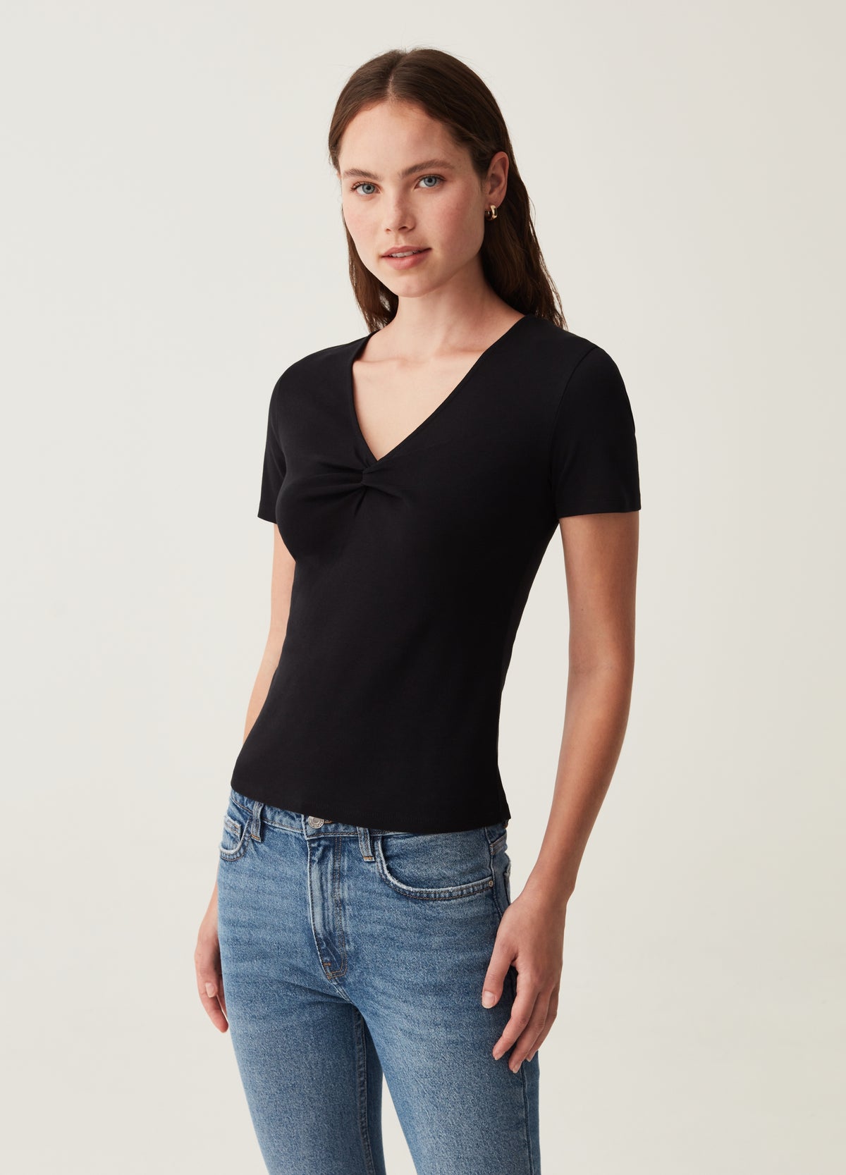 T-Shirt With V Neck And Knot
