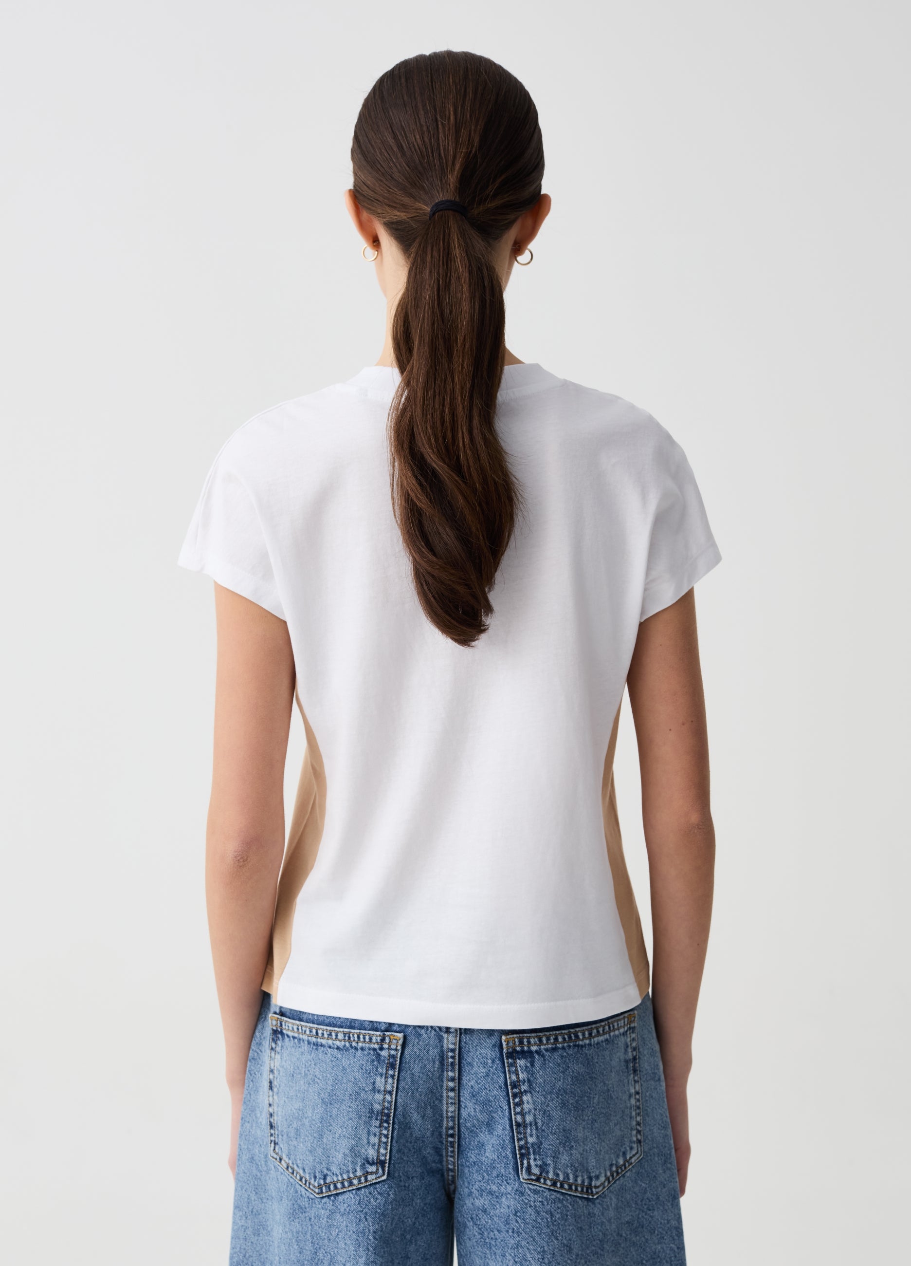 Essential T-Shirt With Contrasting Bands