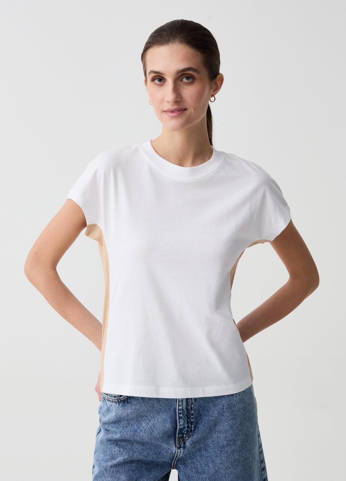Essential T-Shirt With Contrasting Bands