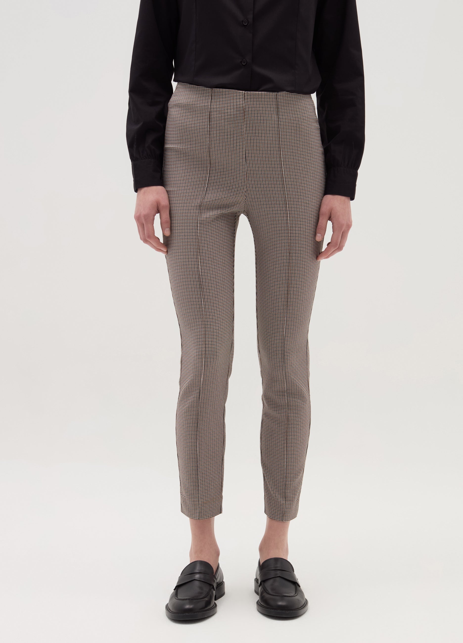 Leggings With Raised Stitching