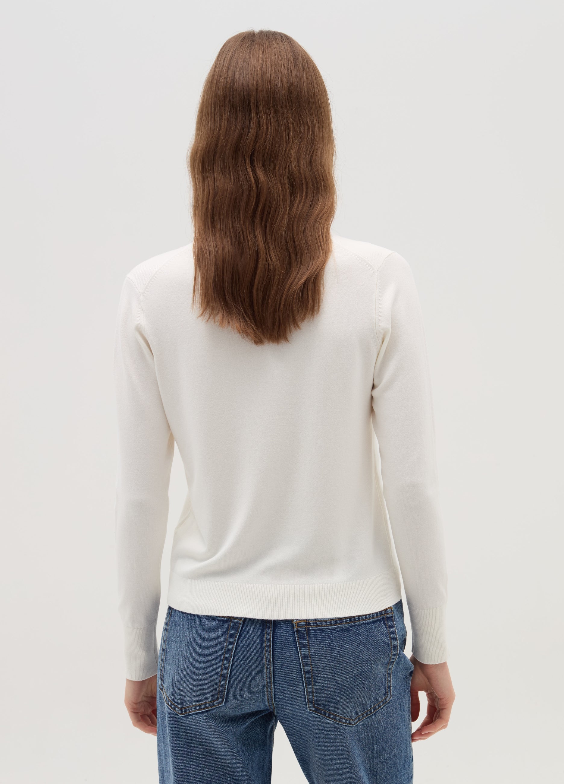 V-Neck Pullover