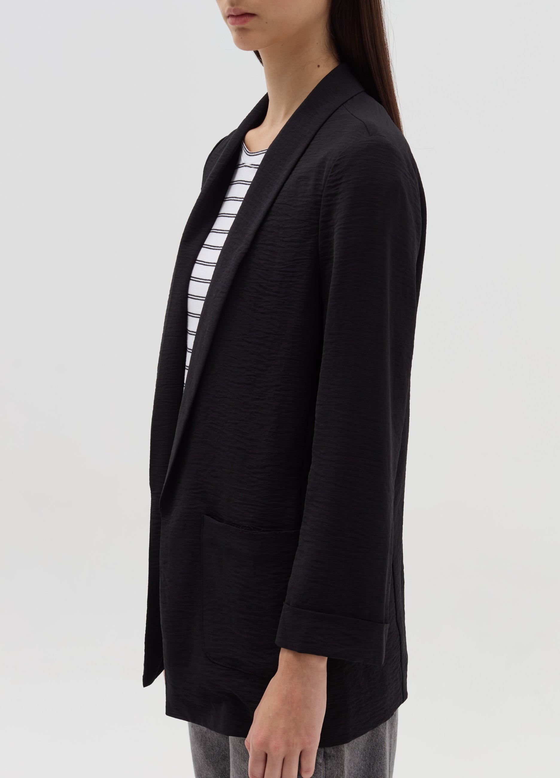 Open Crinkle-Effect Fluid Blazer