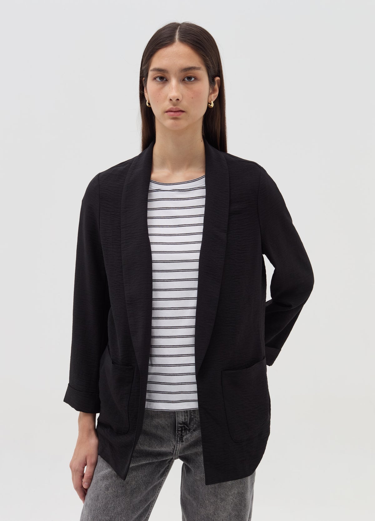 Open Crinkle-Effect Fluid Blazer