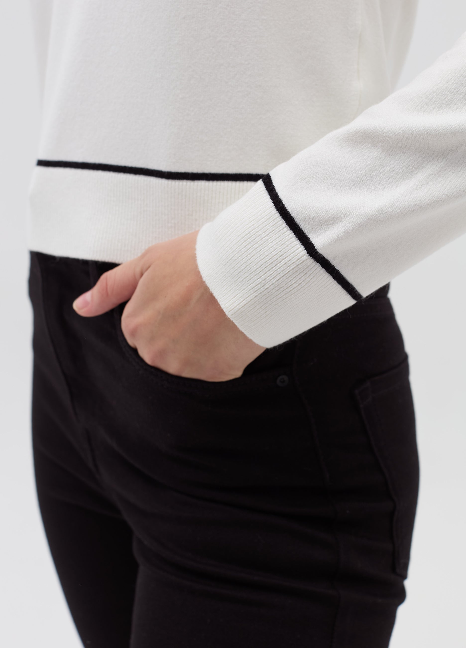 Pullover With Contrasting Striped Edging