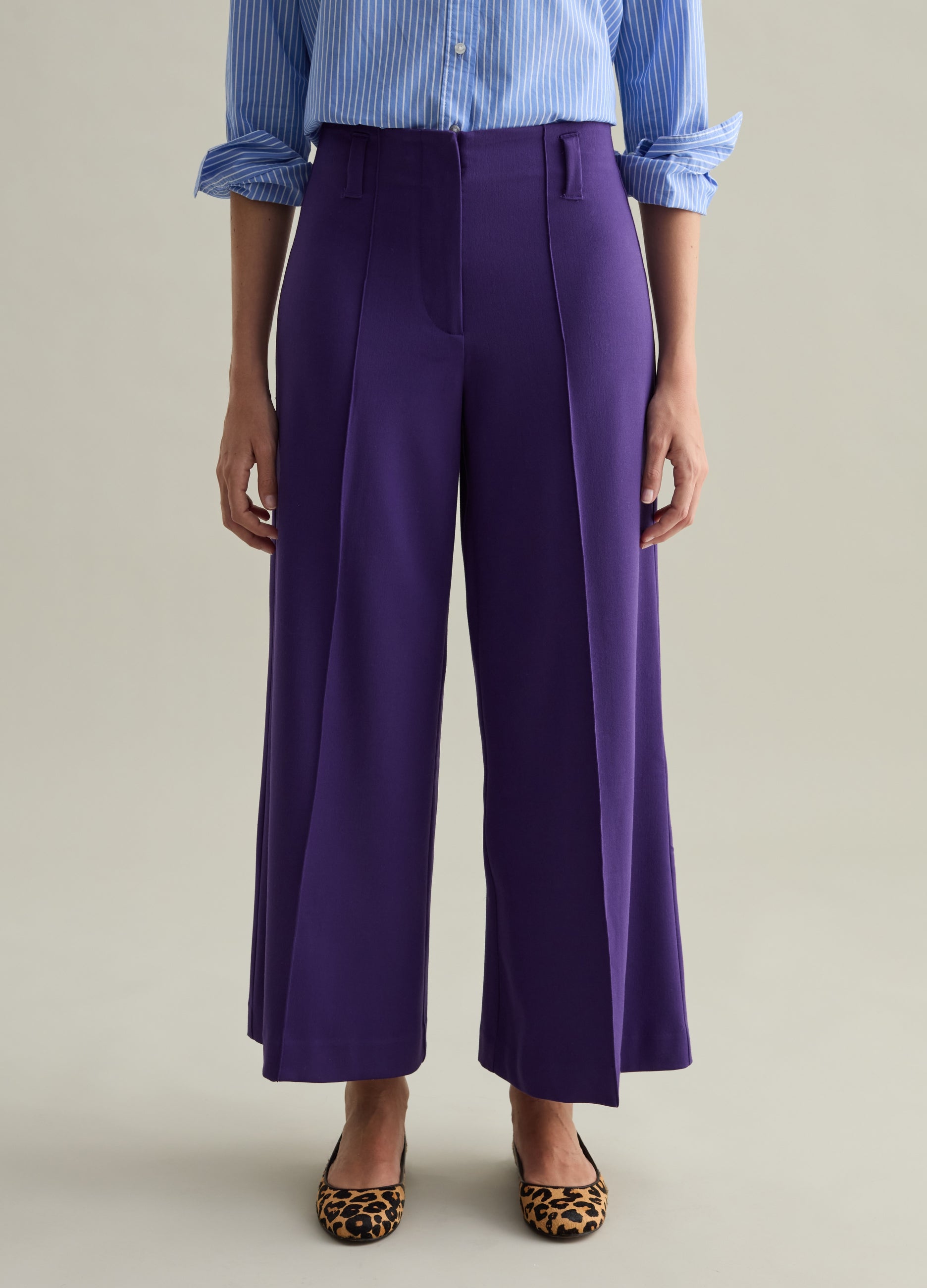 Bootcut-Fit Trousers With Raised Stitching