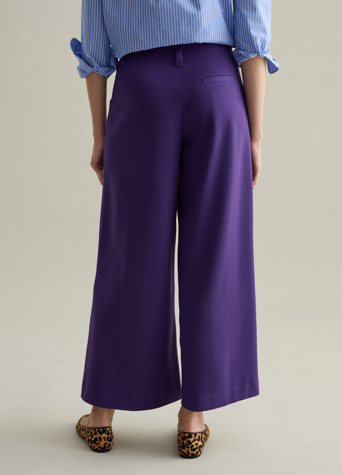 Bootcut-Fit Trousers With Raised Stitching