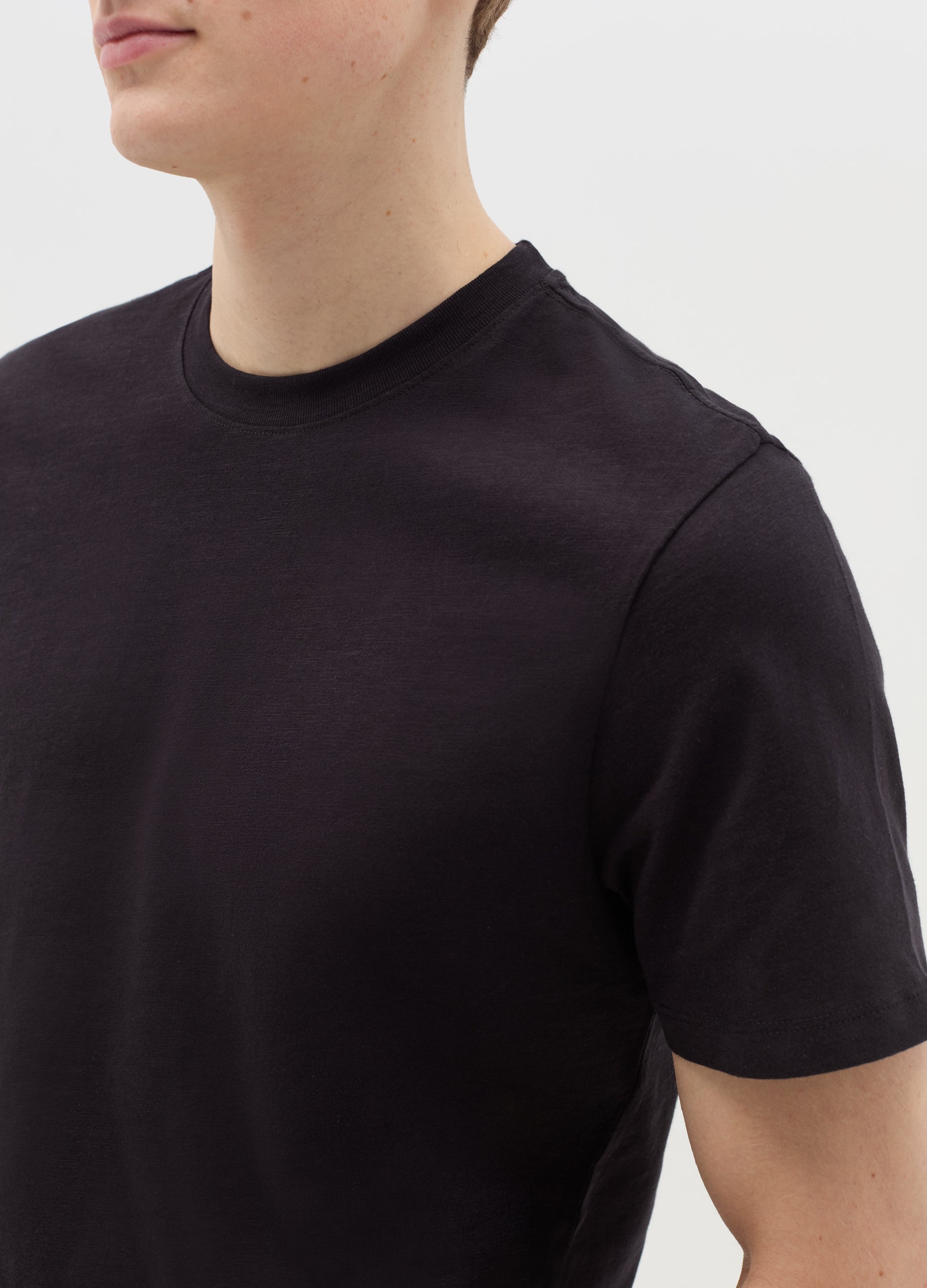 T-Shirt In Slub Cotton With Round Neck