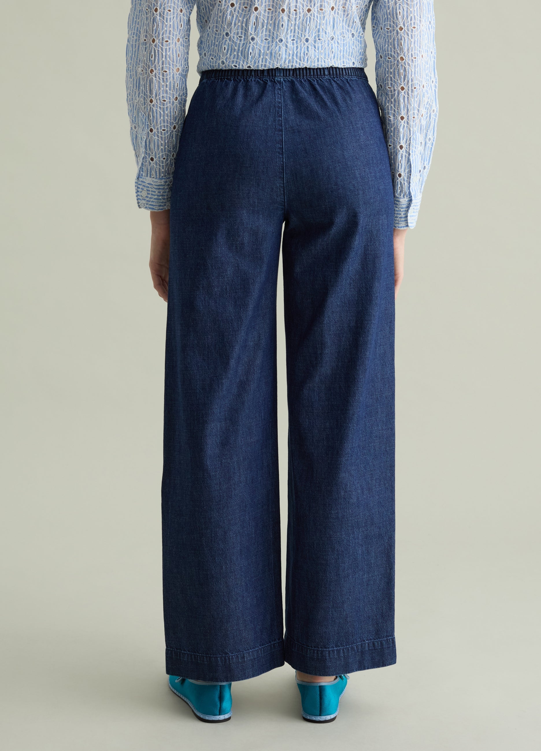 Wide-Leg Jeans