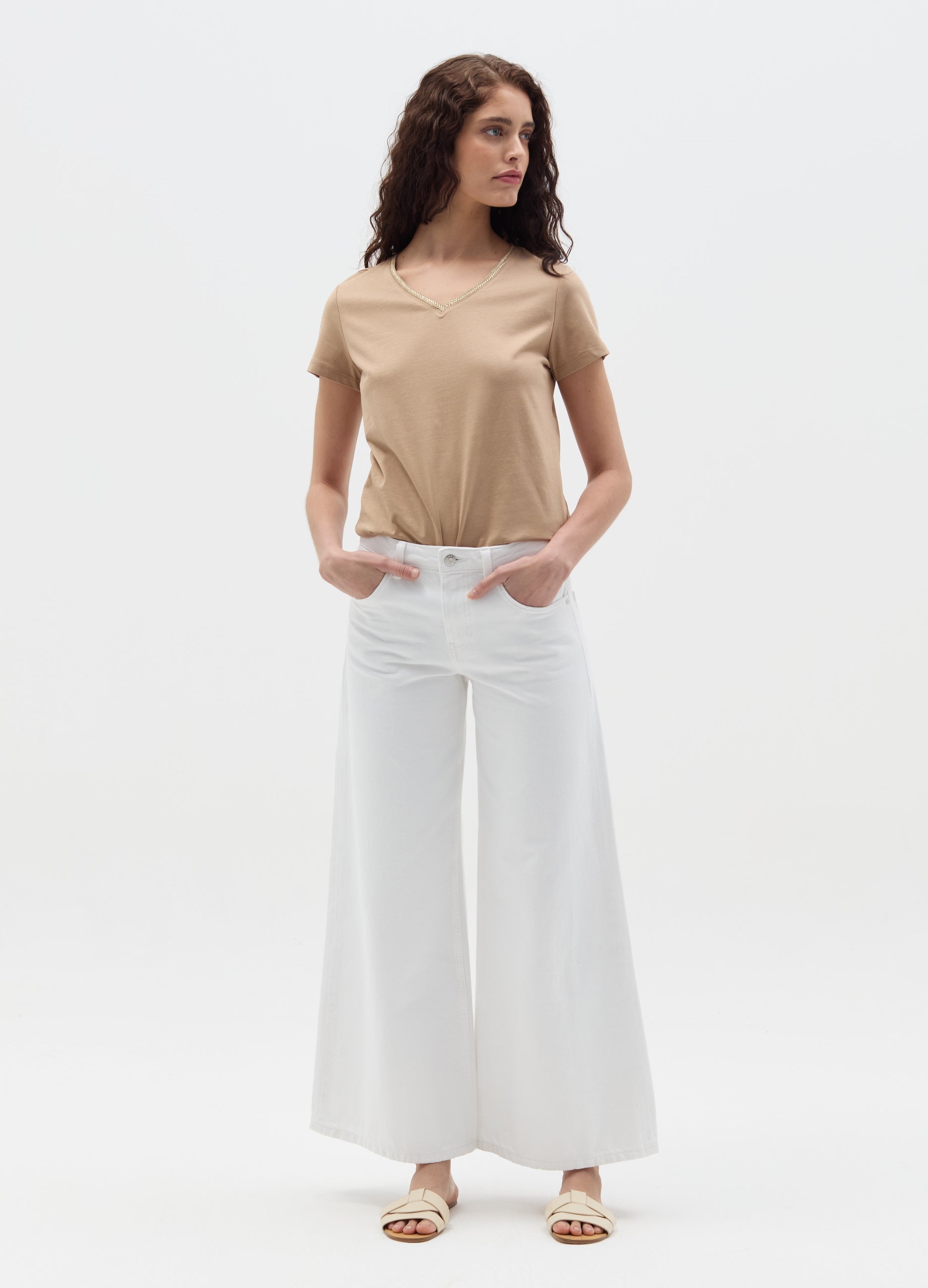 T-Shirt With V Neck And Application