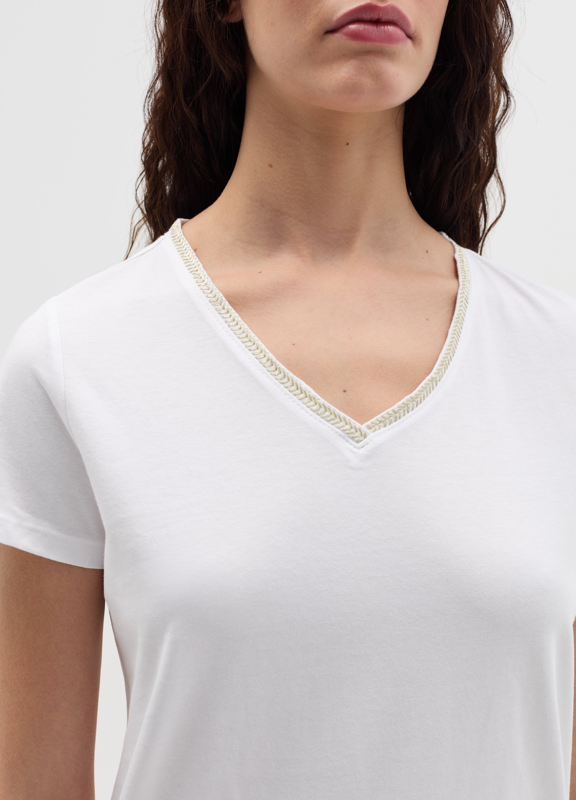 T-Shirt With V Neck And Application
