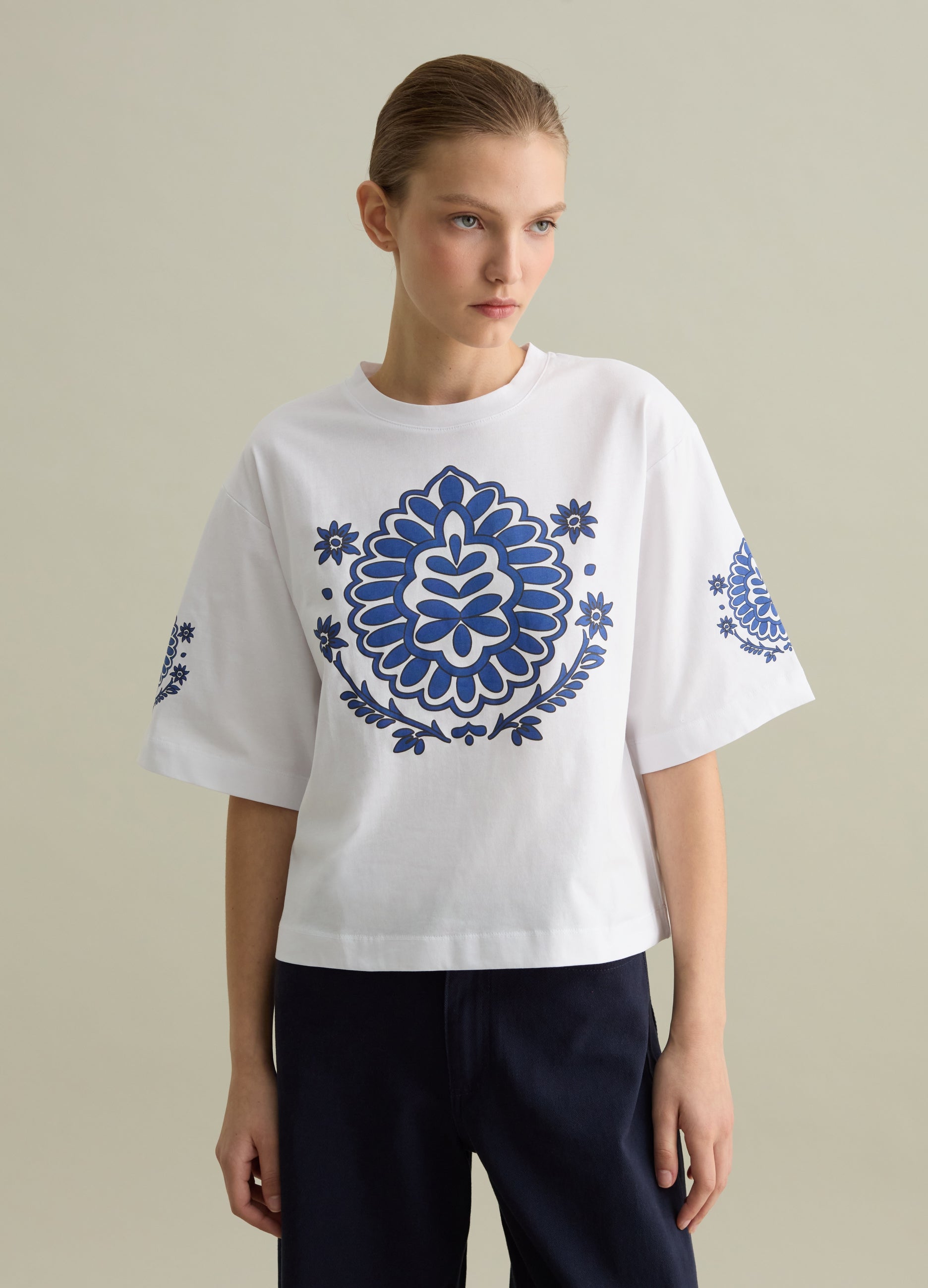 T-Shirt With Ethnic Design Print