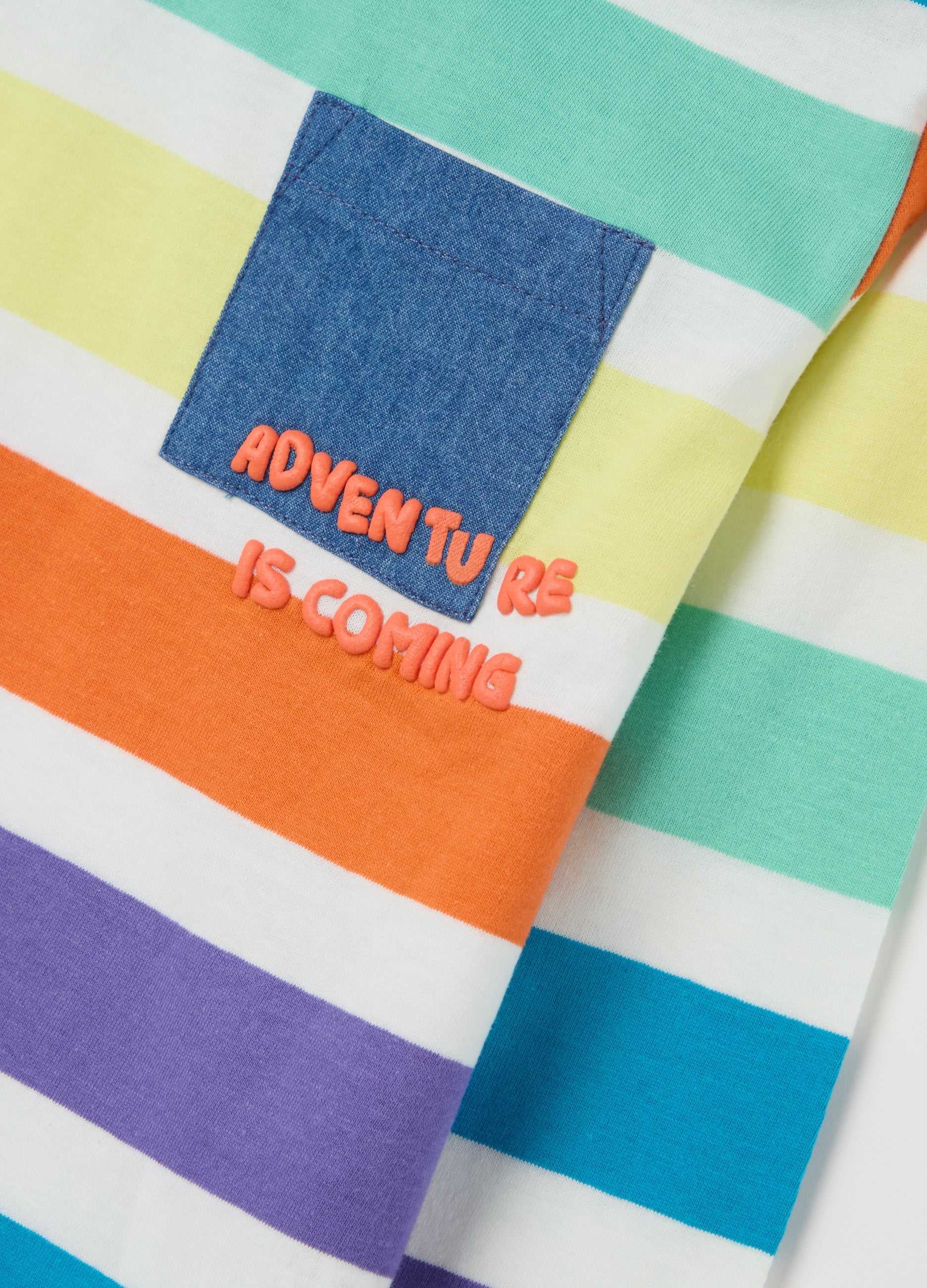 Long-Sleeved T-Shirt With Striped Pattern