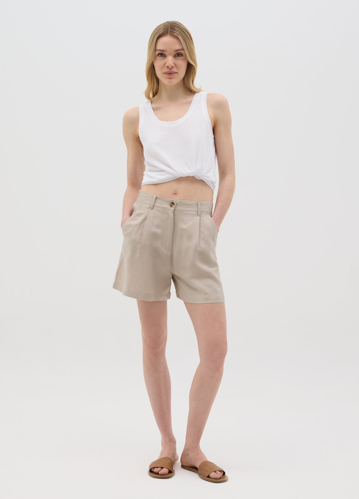 Women'S Beige Regular-Fit Shorts In Linen Blend