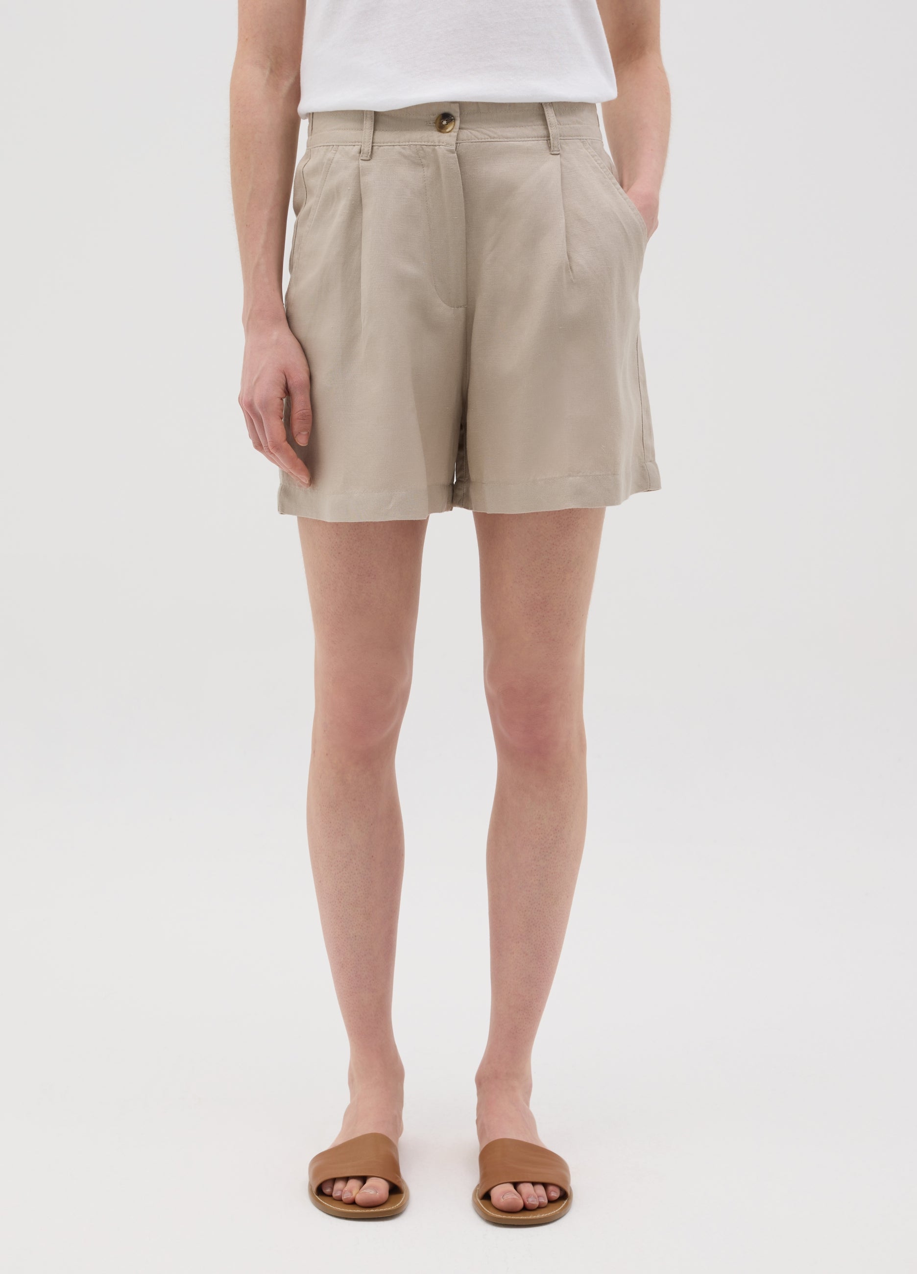 Women'S Beige Regular-Fit Shorts In Linen Blend