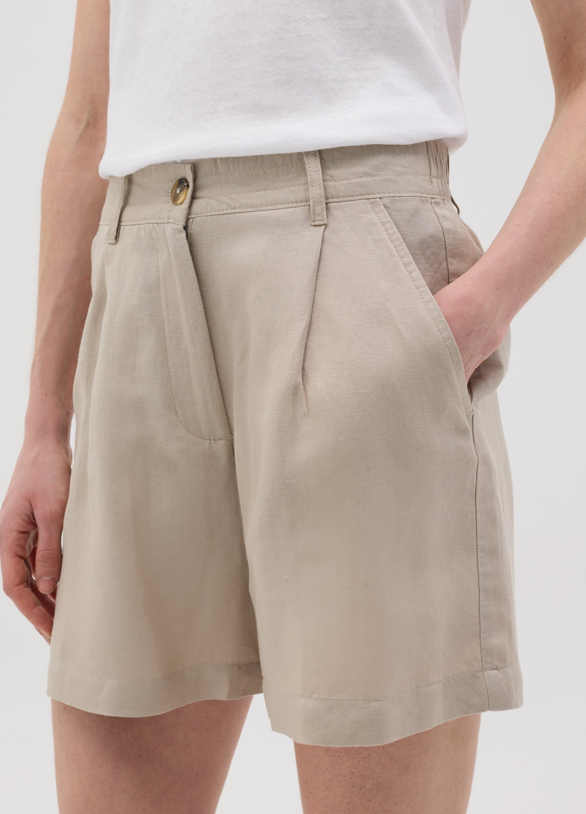 Women'S Beige Regular-Fit Shorts In Linen Blend