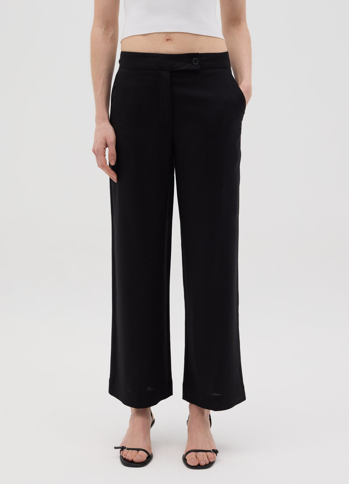 Women'S Black Regular-Fit Trousers In Viscose And Linen Blend