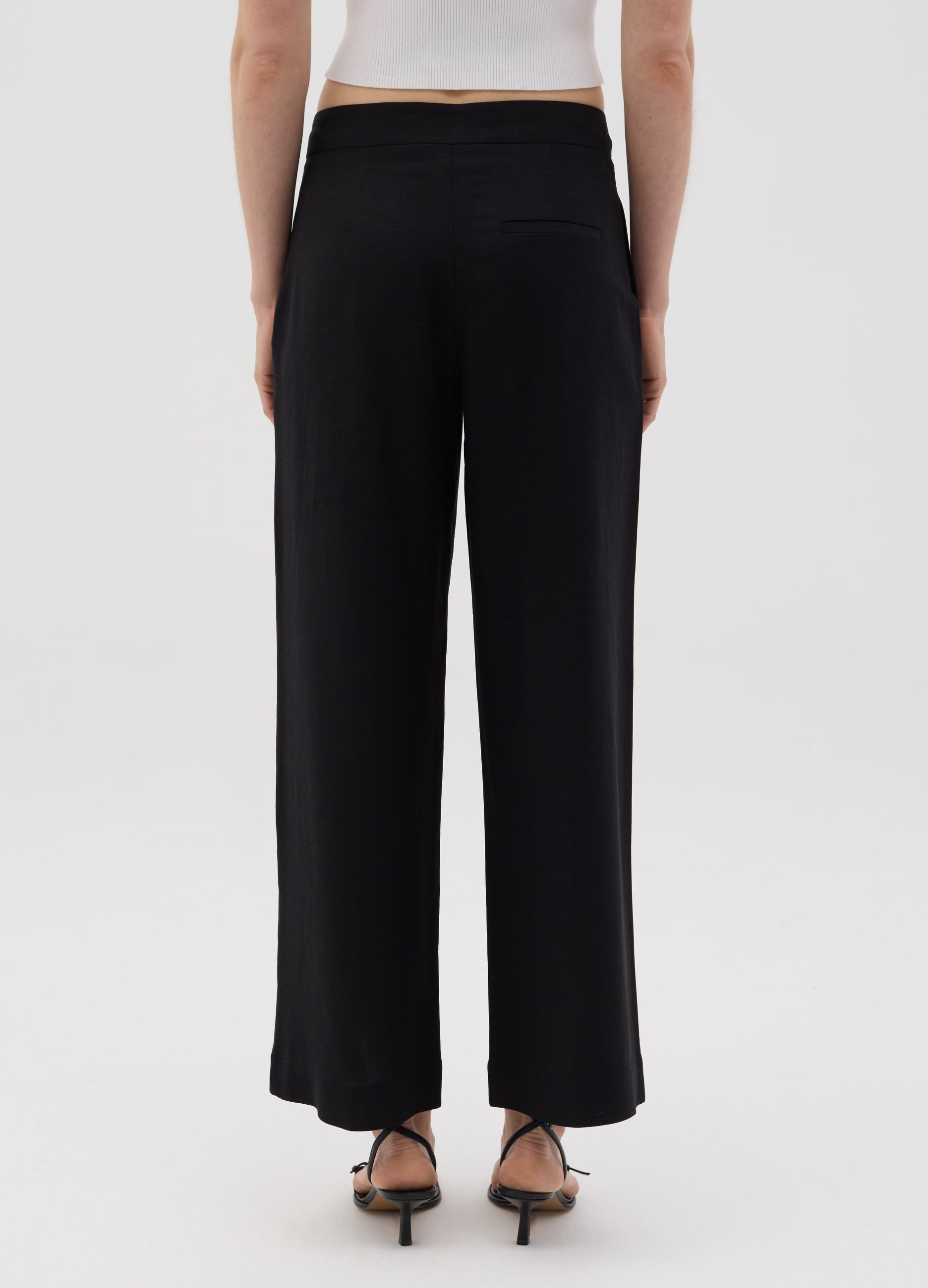 Women'S Black Regular-Fit Trousers In Viscose And Linen Blend