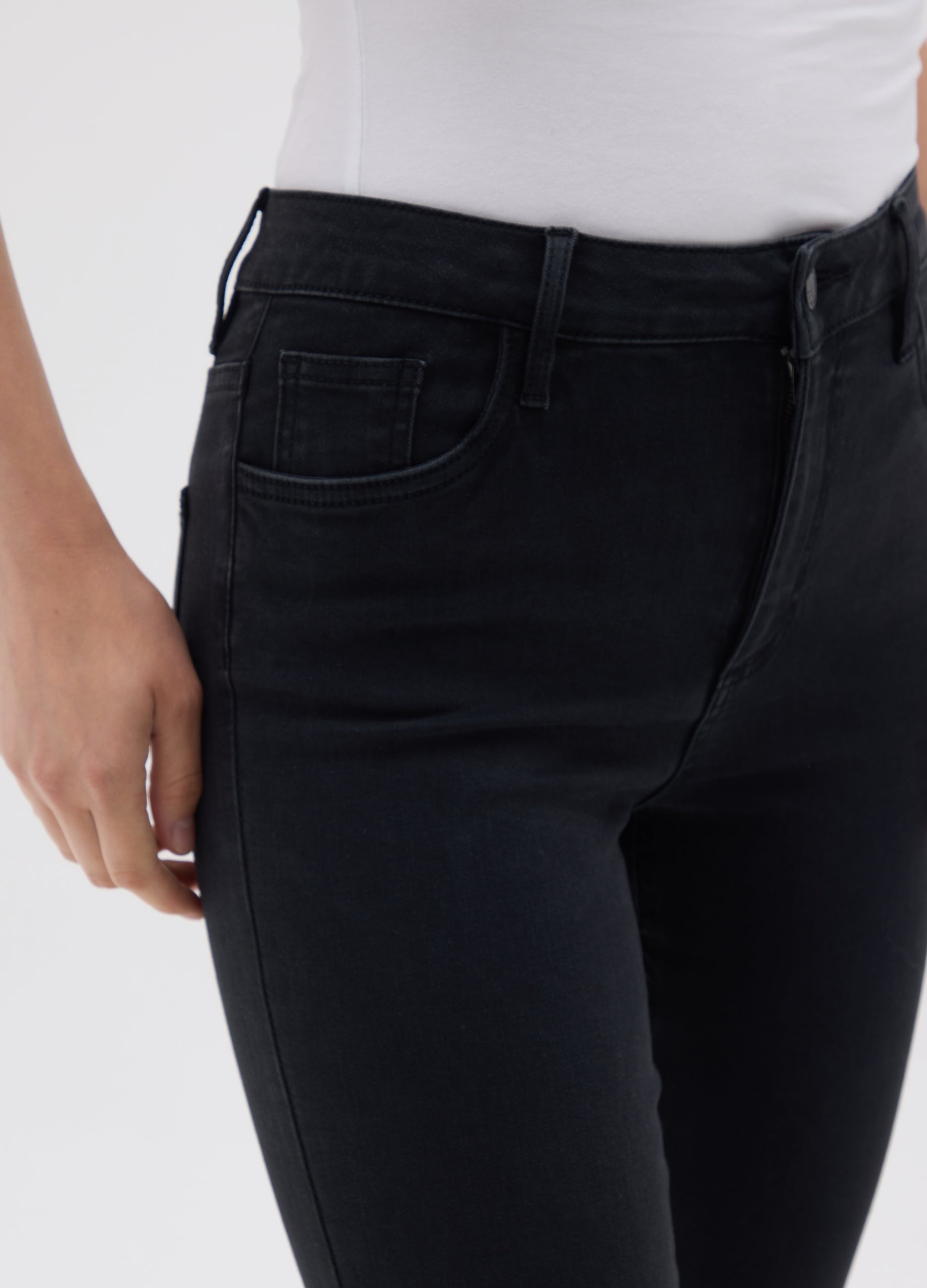 OVS بنطلون جينز نسائي بقصة Skinny من الدنيم الأسود المطاطي