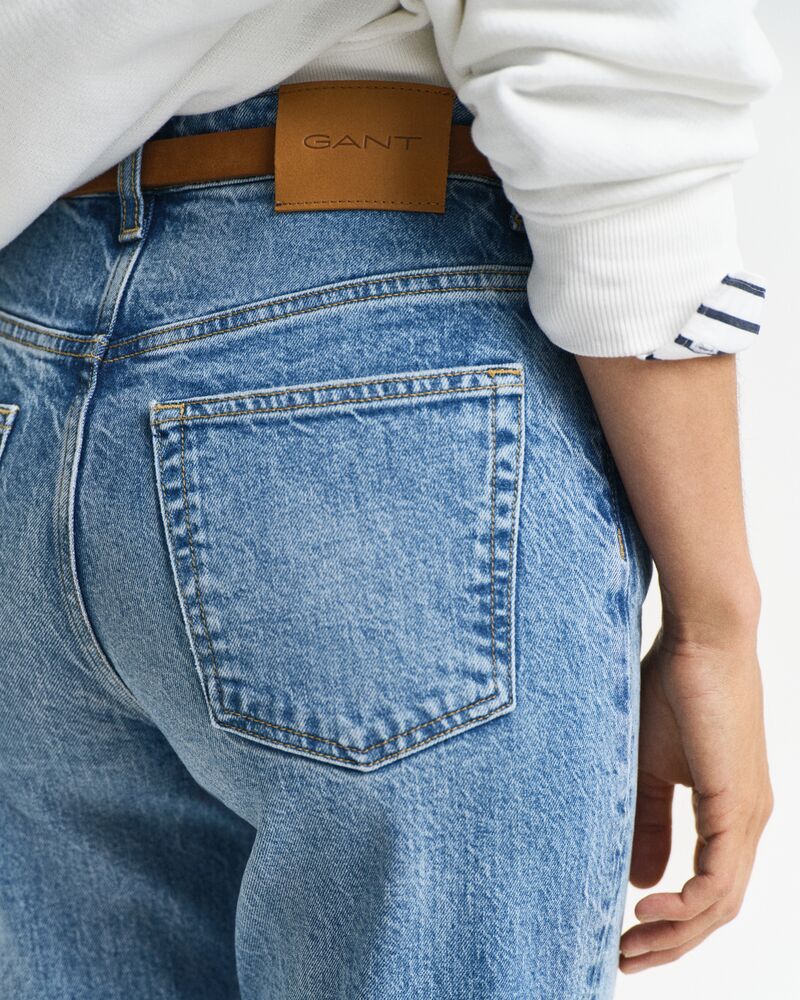 Straight Leg Cropped Jeans
