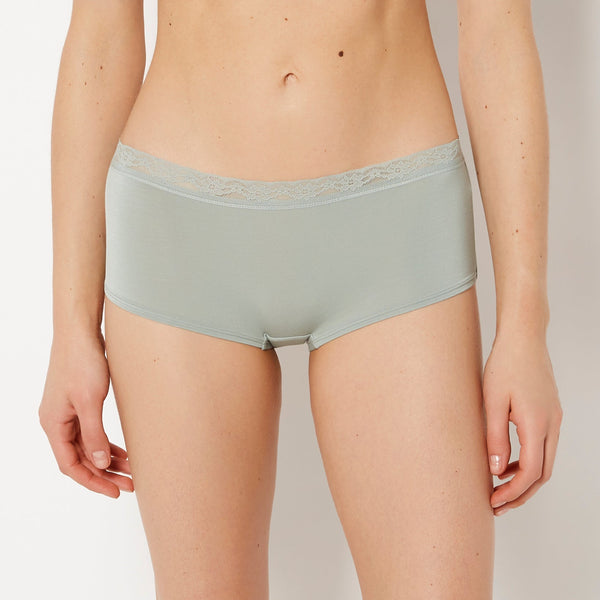 سراويل داخلية بنمط "بوي شورت" (Boyshort) فائقة النعومة من "لا سينزا" مصنوعة من المودال مع تقليم من الدانتيل
