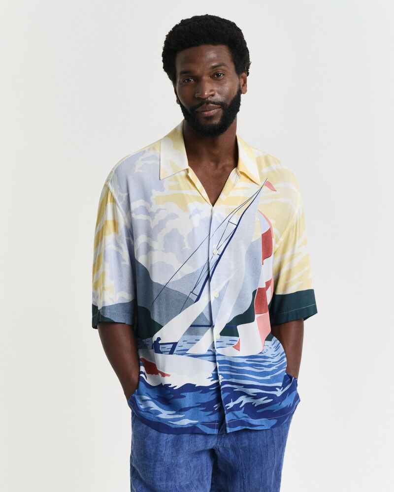 Relaxed Fit Sailing Scene Short Sleeve Shirt Red / S