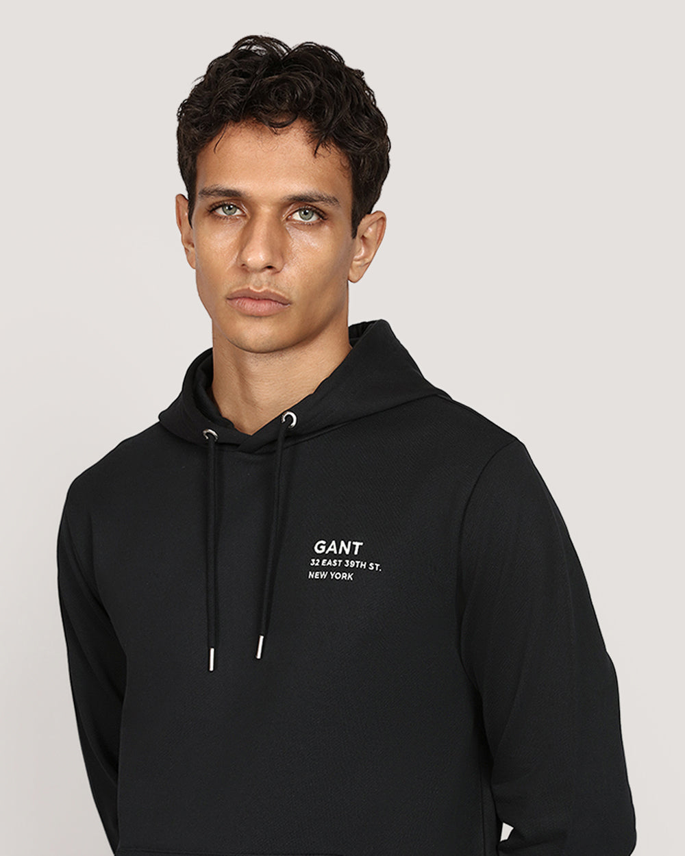 Gant سويت شيرت بقبعة وطبعة جرافيك صغيرة