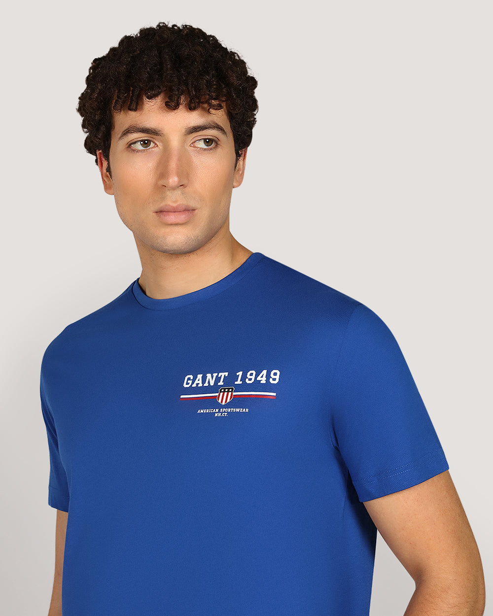 تيشيرت Gant Graphic بأكمام قصيرة للرجال