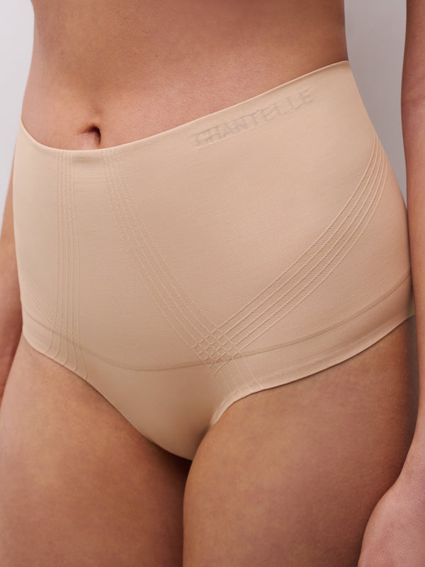 Chantelle Smooth Comfort-Smoothing high-waisted full brief