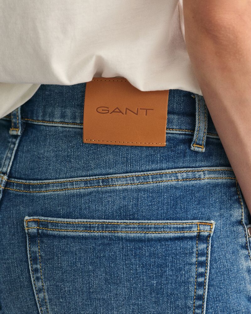Slim Fit Cropped Jeans