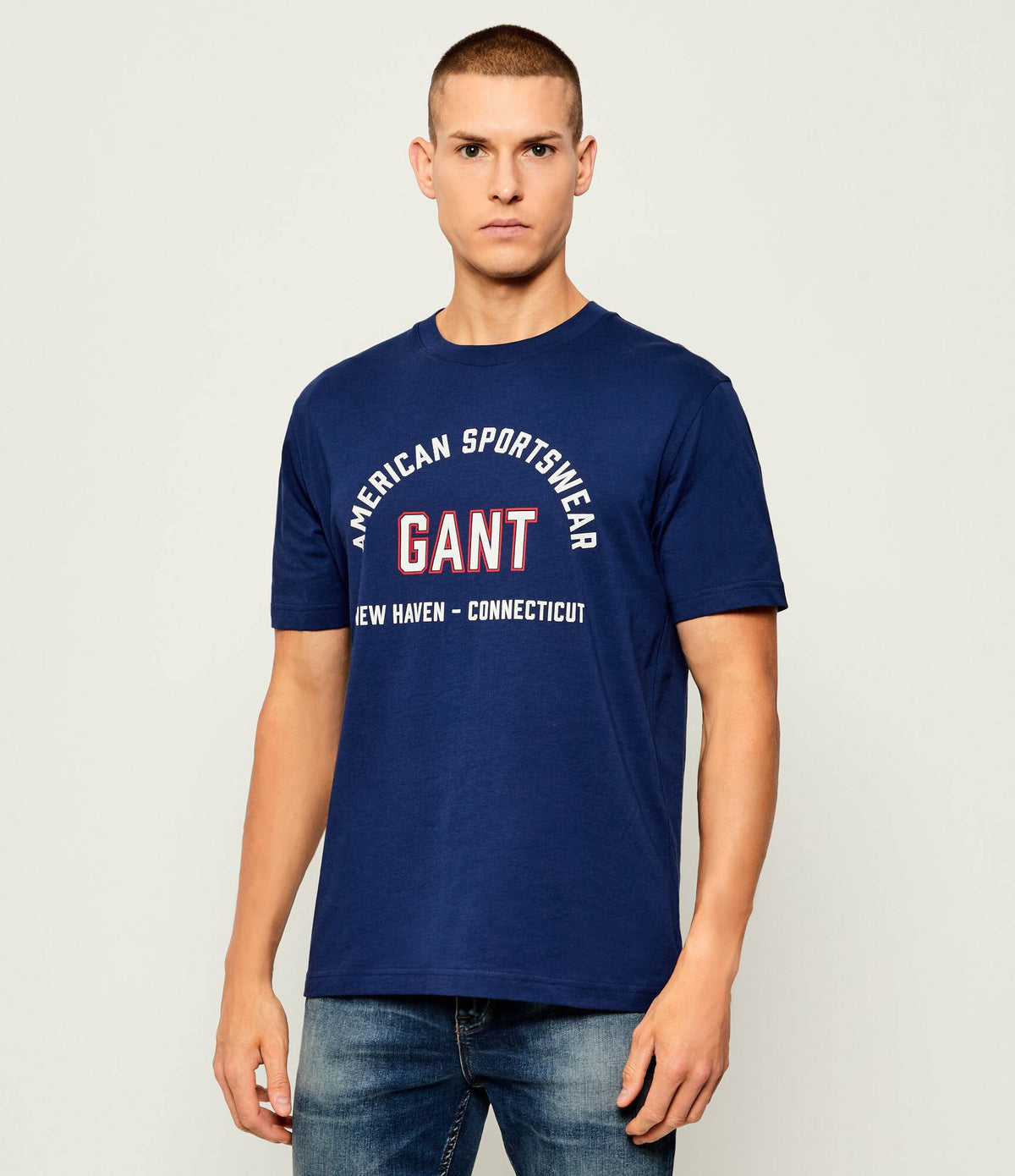 تيشيرت Gant بأكمام قصيرة وطبعة جرافيك