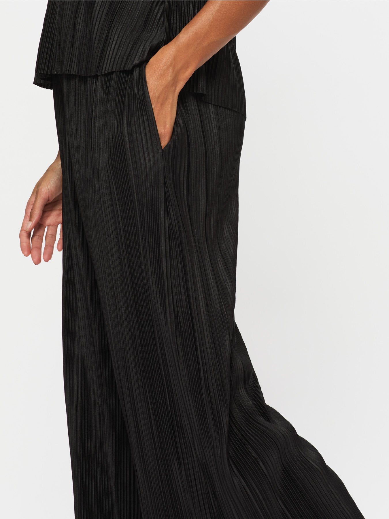 KBX Lucy Plisse Cami Set